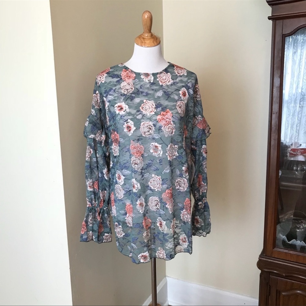 Melrose and Market floral lace top